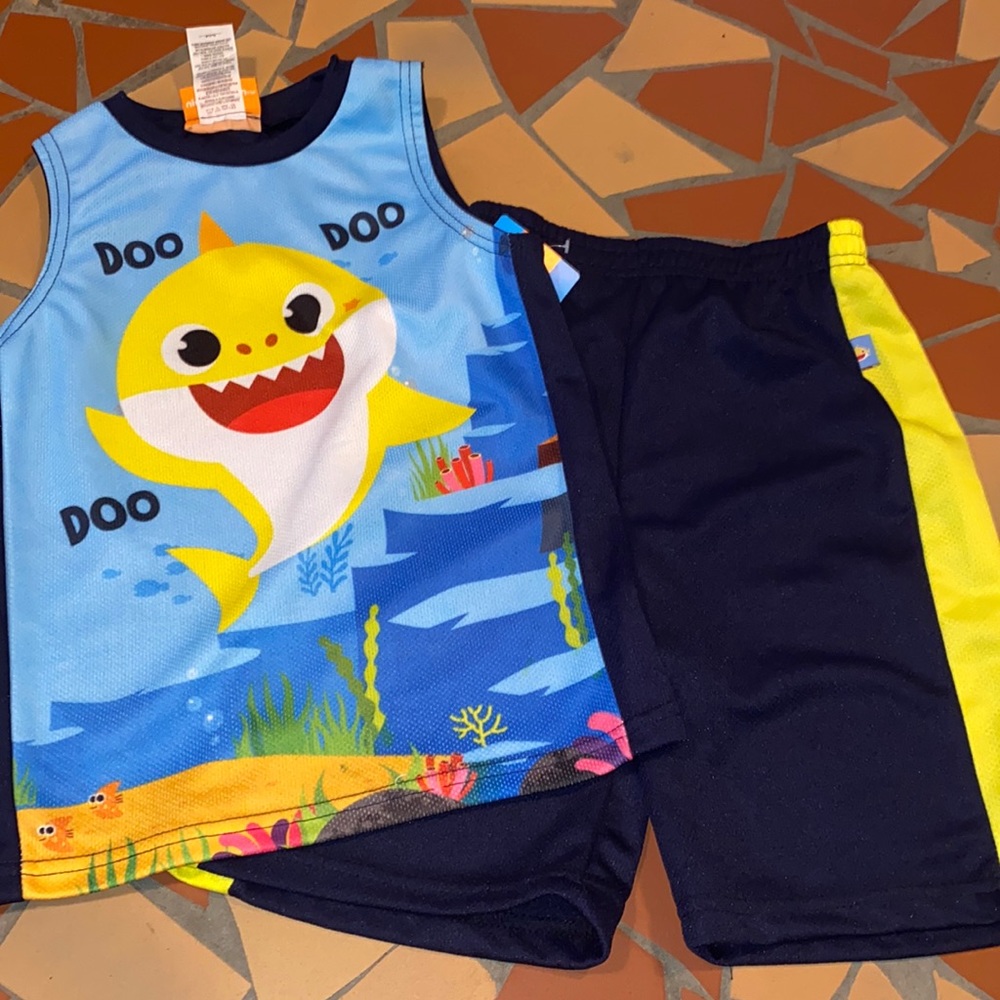 Baby shark outfit, Nickelodeon happy shark design boys size 7 tank and shorts